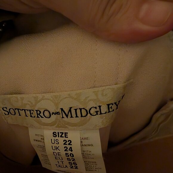 Sottero and Midgley SHAW Wedding Dress - Picture 7 of 8